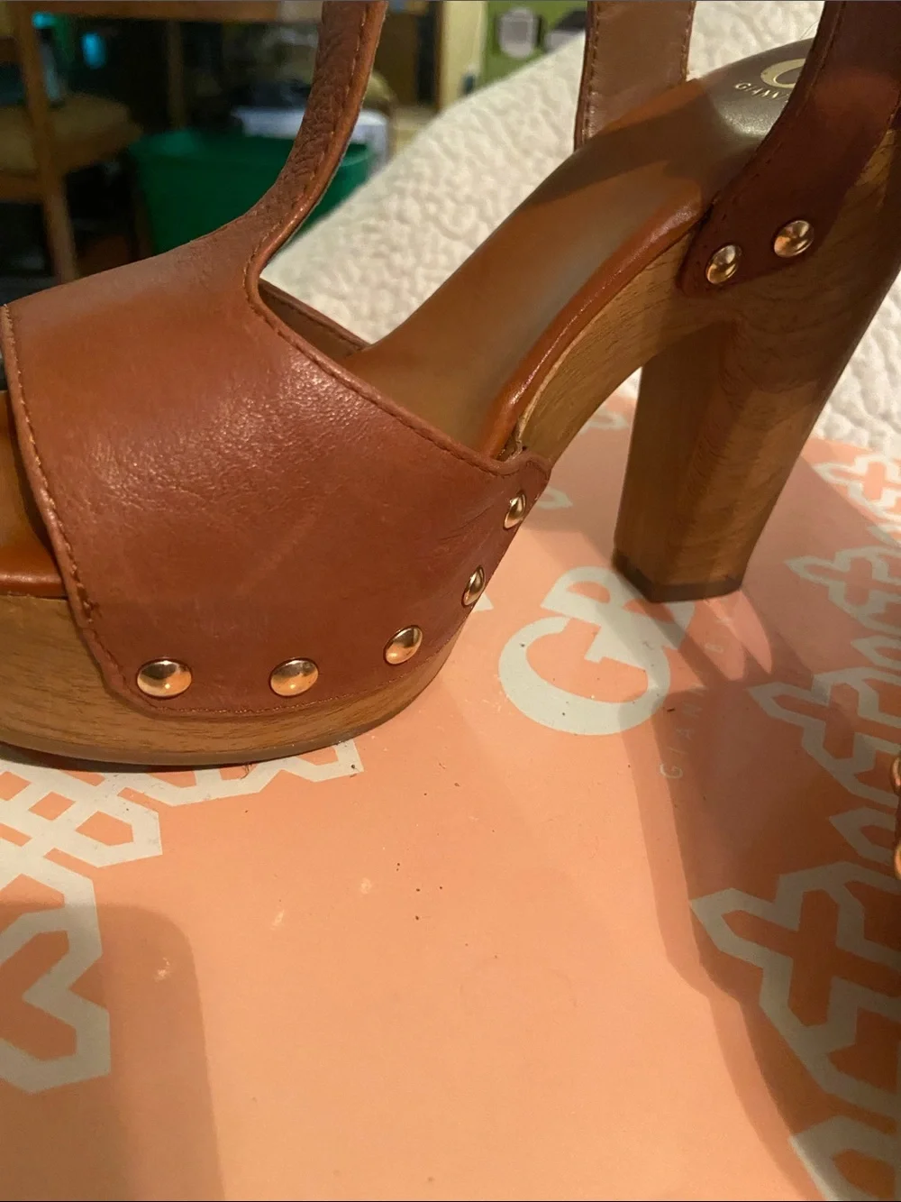 Gianni Bini Brown Platform T-Strap Sandals with Gold Buckle